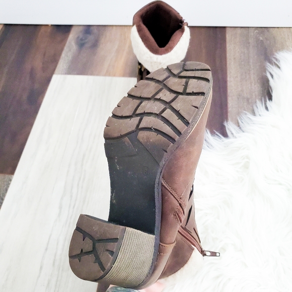 Heeled booties - Picture 5 of 6